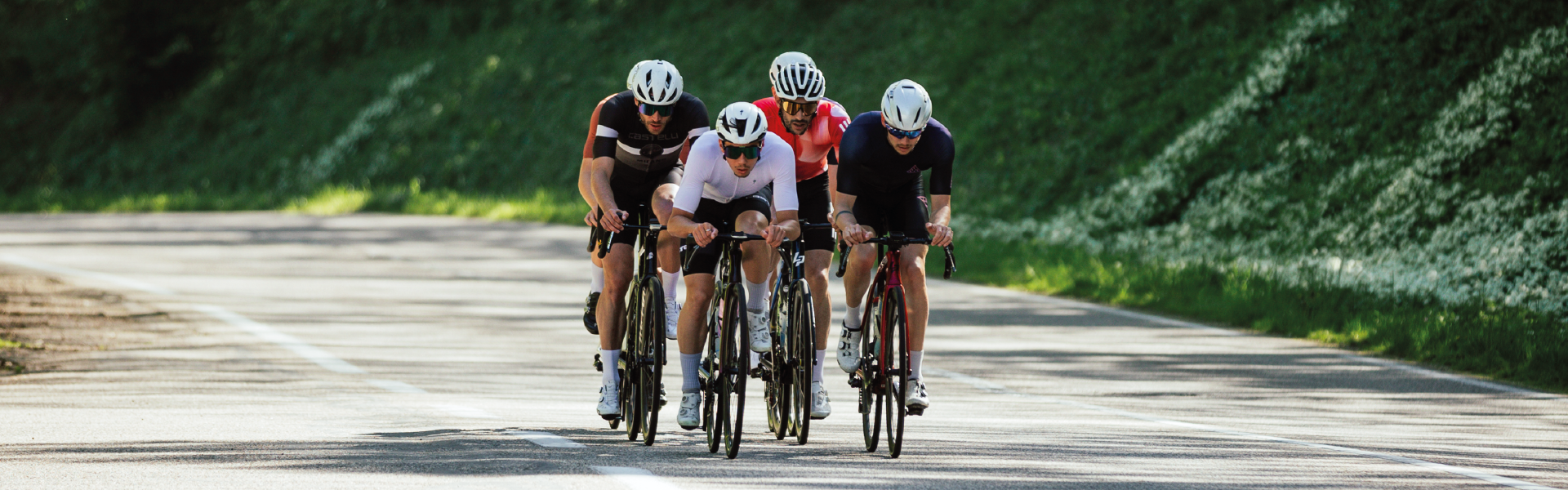 6 membres du groupe du cercle performance lors d'une sortie vélo